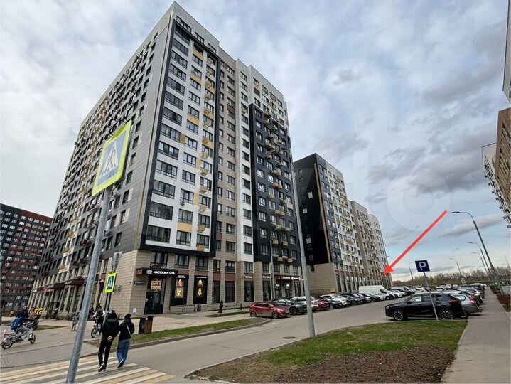 Помещение с ремонтом в заселенном ЖК, 1-я линия