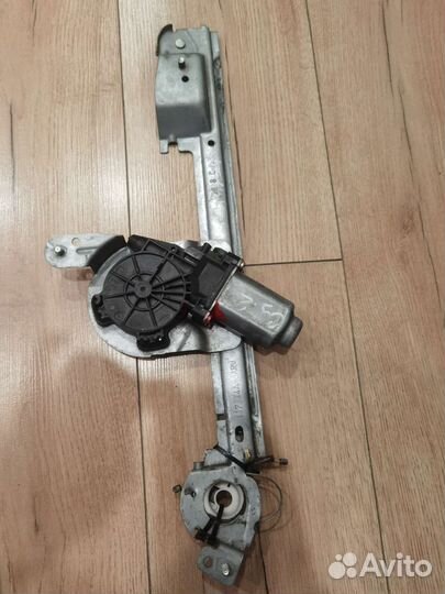 Стеклоподъемник задней правой двери на renault