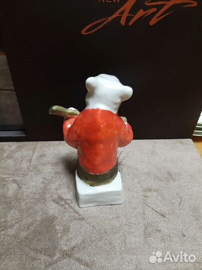 Медведь с балалайкой дулево