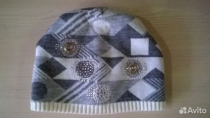 Продам женскую шапку