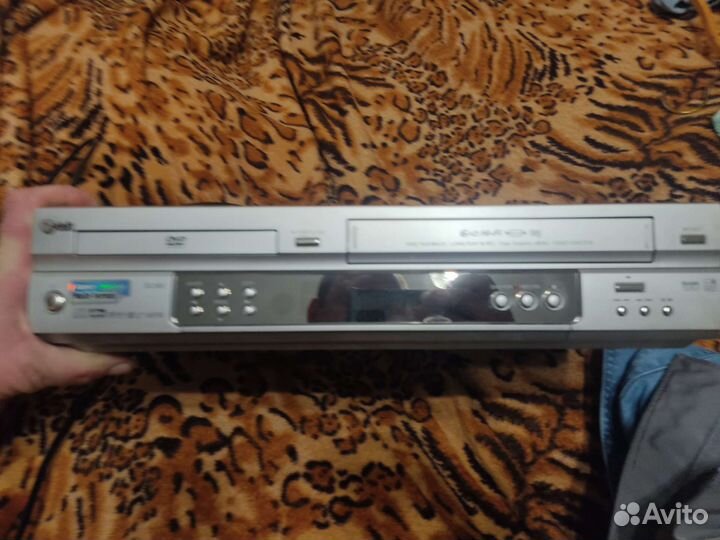 Видеомагнитофон