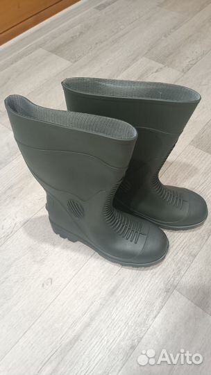 Резиновые сапоги