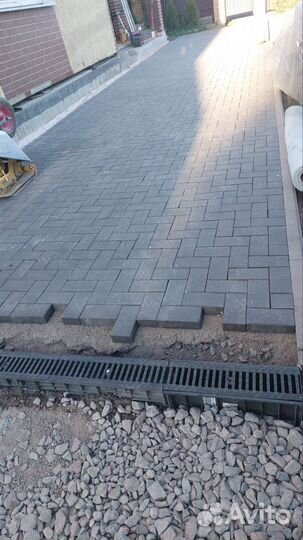 Укладка клинкерной брусчатки