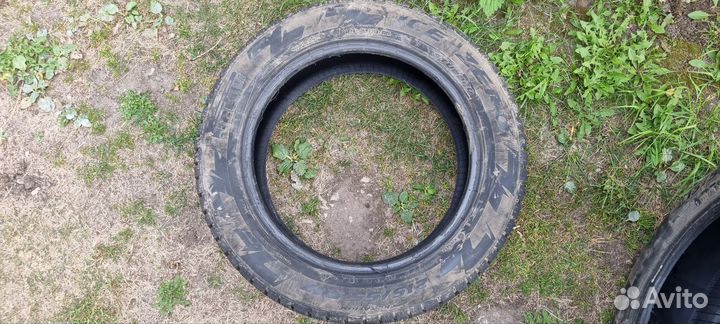 Pirelli Ice Zero 215/55 R17 98T