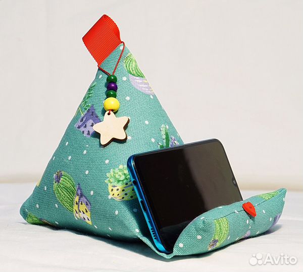 Канцтовары. Подставка для телефона Весёлые кактусы