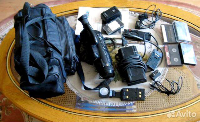 Sony Handycam Video8 CCD-FX400E в шикарном кофре