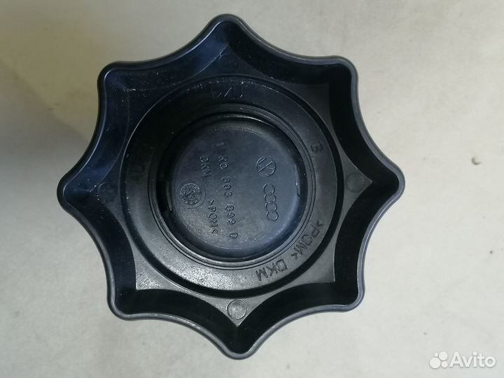 Крепление запасного колеса Volkswagen Golf 6 2011