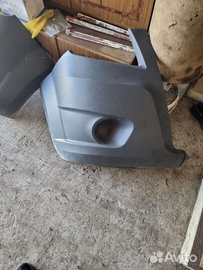 Продам правую/левую часть переднего бампера