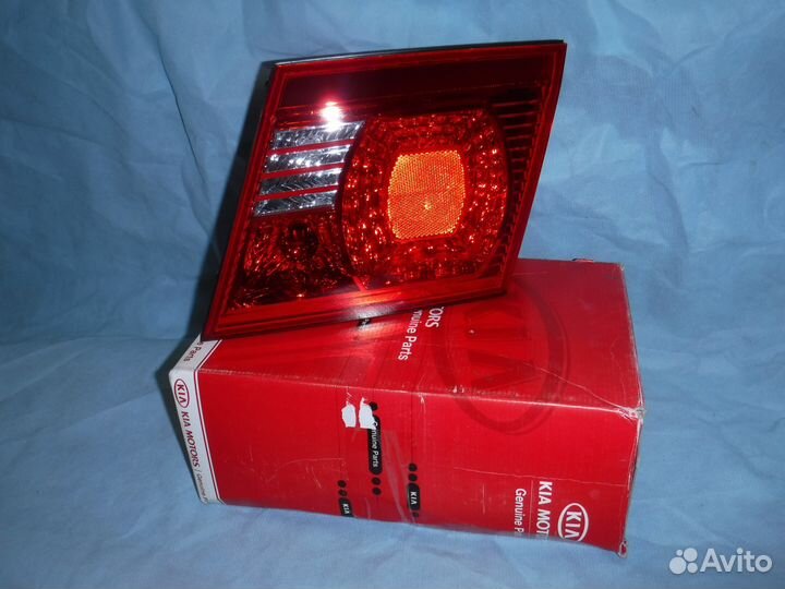 Фонарь правый внутренний Kia Magentis 1 / Optima 1