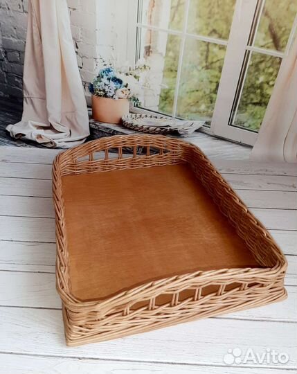Поднос плетеный