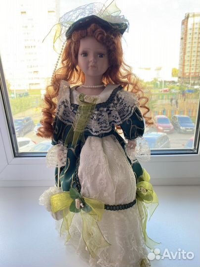 Кукла фарфоровая коллекционная