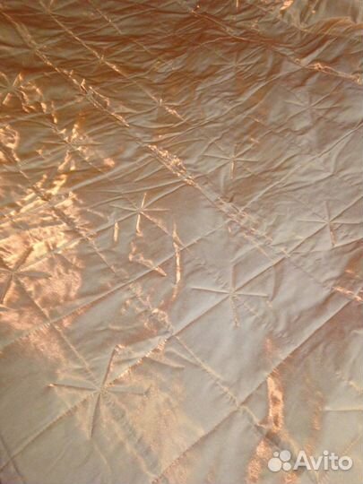 Роскошное покрывало и шторы с ламбрекеном