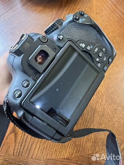 Зеркальная фотокамера Canon EOS 650D