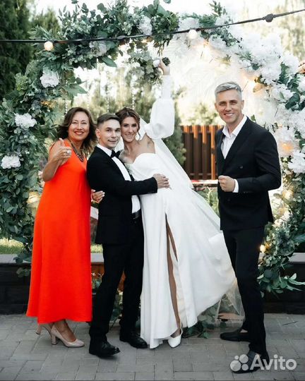 Ведущий на свадьбу