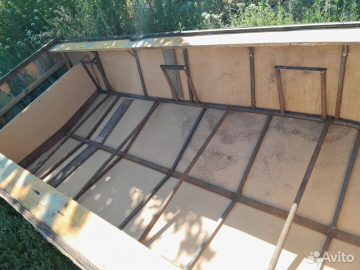 Продам лодку надо доделать