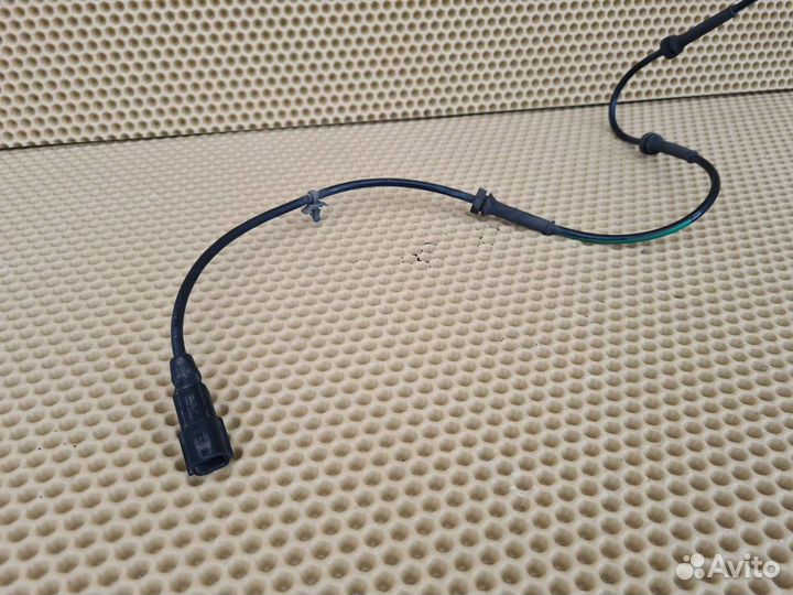 Датчик abs передний Infiniti M Q70 Y51