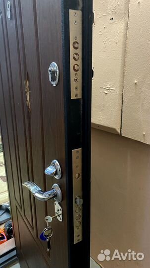 Дверь входная металлическая
