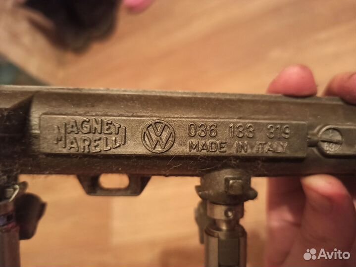 Топливная рампа в сборе Volkswagen Golf 4 AXP 1.4