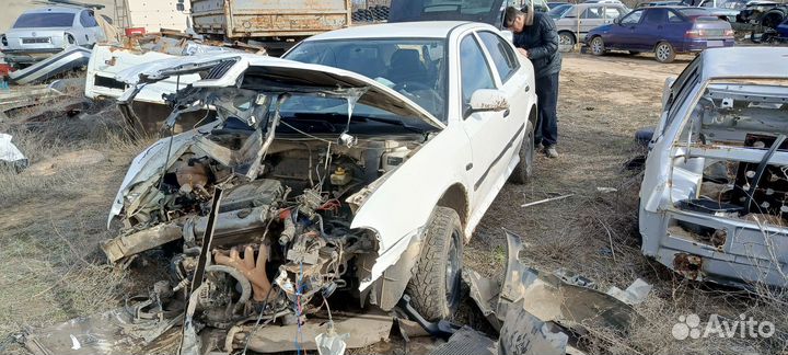 Skoda Octavia 1.6 МТ, 1998, битый, 332 000 км