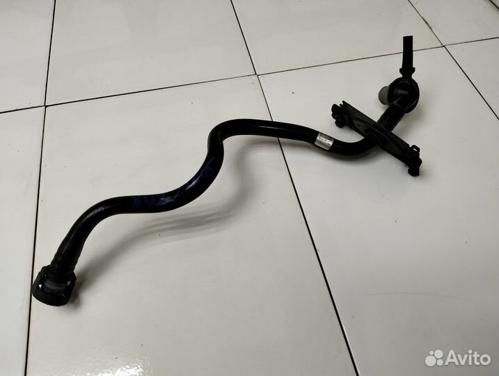 Трубка вакуумная Mercedes W218 CLS