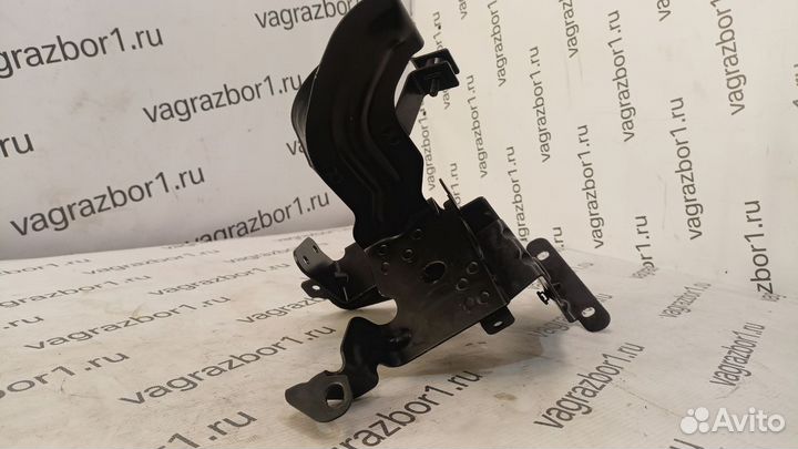 Кронштейн блока ABS (насос) Audi A6 (C6) III (2004