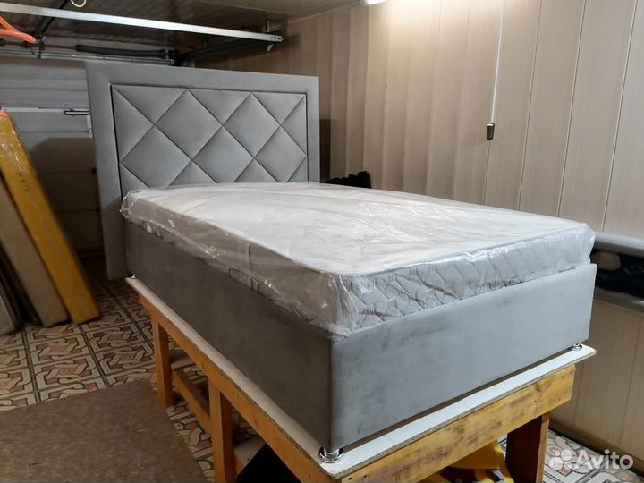 Кровать детская с подъемным механизмом