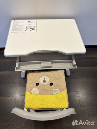 Регулируемый стол и стул