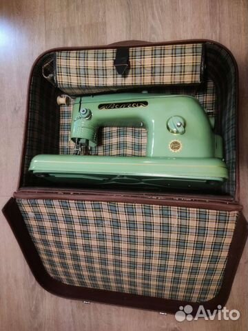 Швейная машинка Волга