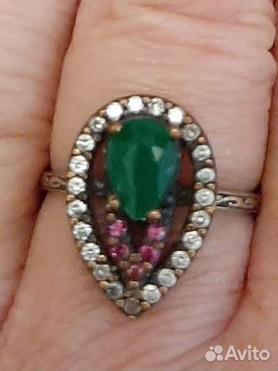 Серебряное кольцо с турецким изумрудом и рубинами