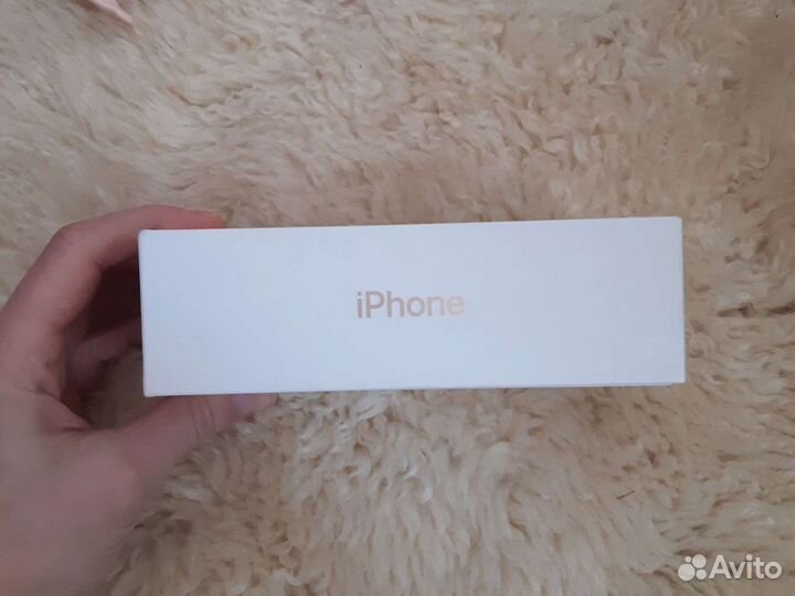 Коробка от iPhone