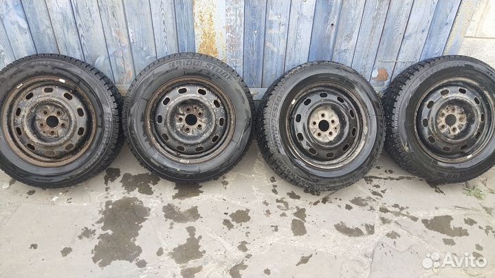 Bridgestone Blizzak Spike-02 195/65 R15 91