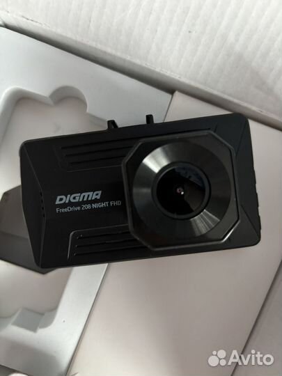 Видеорегистратор digma FreeDrive 208 night FHD