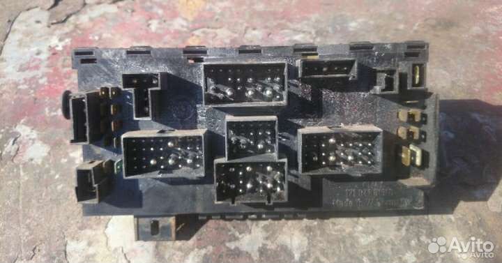 Блок предохранителей Фольксваген Гольф 2 Джетта 2