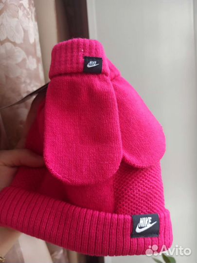 Шапка для девочки новая Nike