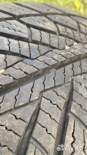Goodyear UltraGrip 8 Performance 245/45 R18