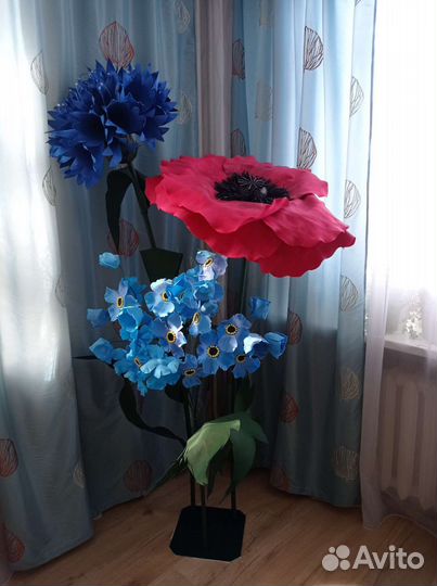 Композиция из ростовых цветов