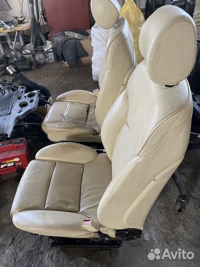 Сидения передние от ауди А8