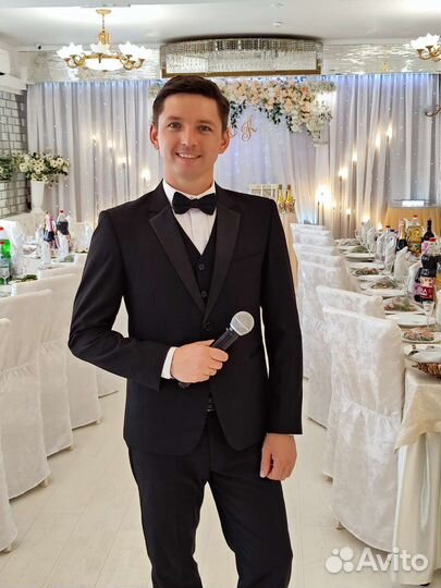 Ведущий на праздник