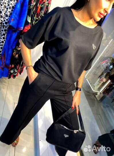 Костюмы новые люксовые