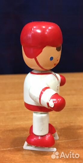 Фигурка хоккеист фхи колкий пластик винтаж СССР