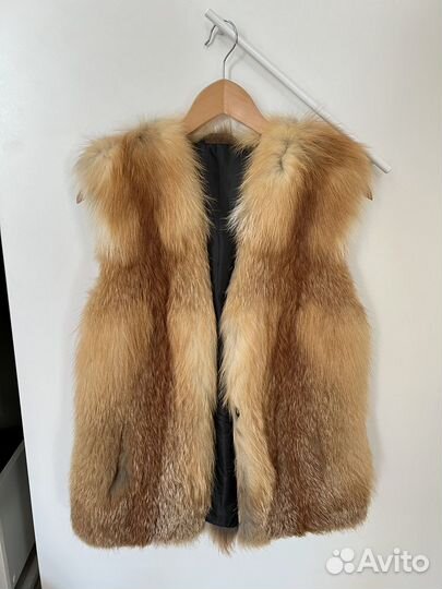 Жилет меховой из лисы