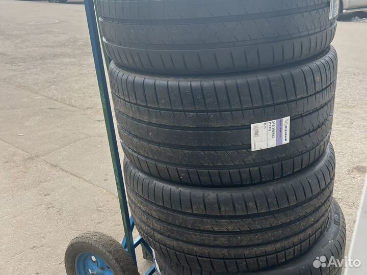 Michelin Pilot Sport 4 S 285/35 R22 106Y