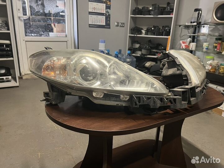 Mazda 5 Фары оригинал