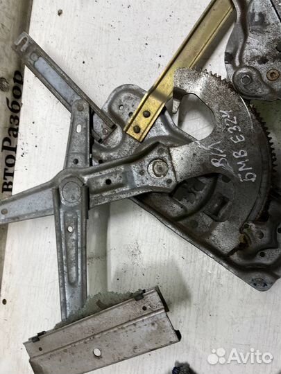 Передний левый электро стеклоподъемник bmw e34