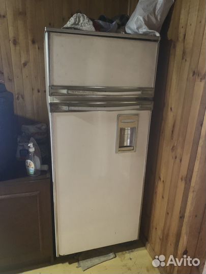 Продам холодильник