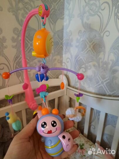 Музыкальный мобиль в кроватку