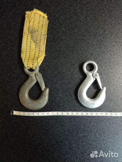 Буксировочный крюк