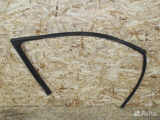 Уплотнитель стекла двери передний Kia Ceed 3