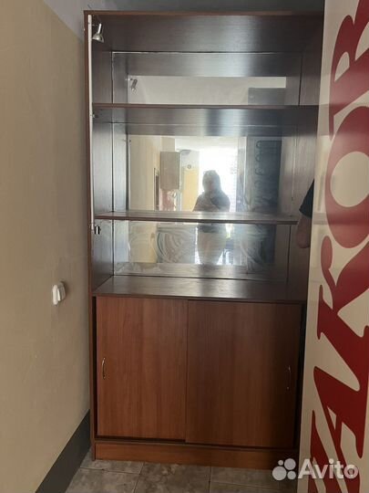 Торговое оборудование, прилавки, полки