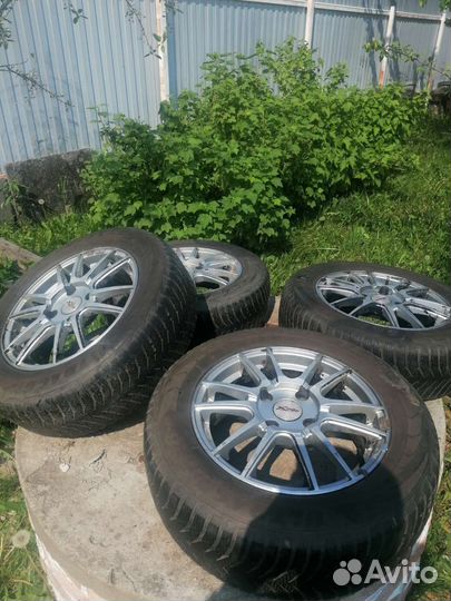 Goodyear UltraGrip 8 195/65 R15